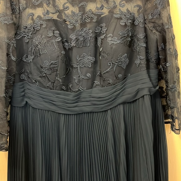 Azazie Mother of the Bride dress - Picture 4 of 8